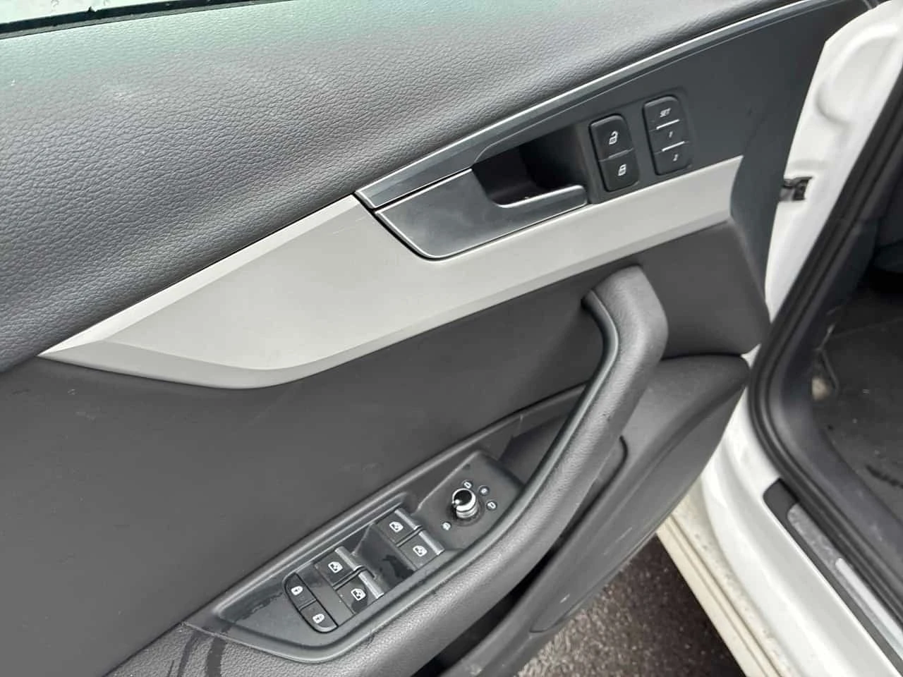 Audi A4 * Komfort * CARFAX * ��� ������������ ������ | Mobile.bg � ����������� 12