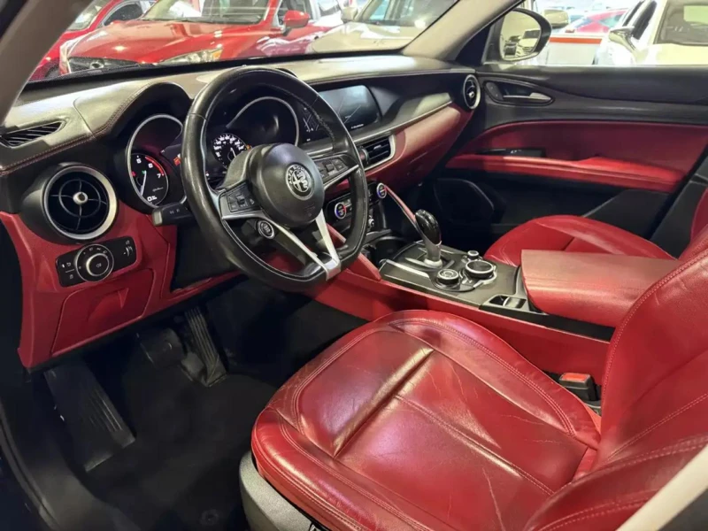 Alfa Romeo Stelvio Q4* DISTRONIC* 2.0TI* Пано* Подгрев* , снимка 6 - Автомобили и джипове - 52317628