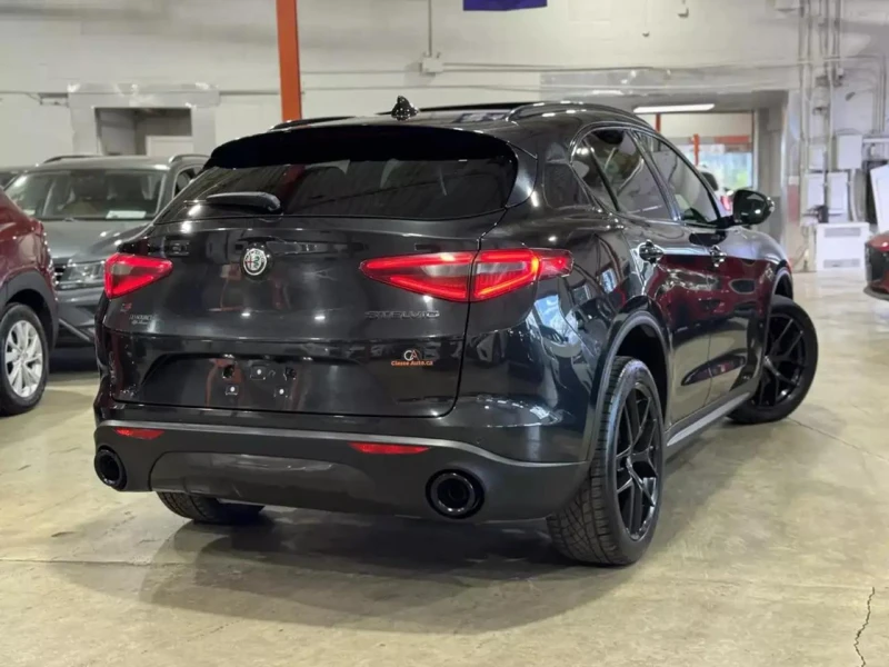 Alfa Romeo Stelvio Q4* DISTRONIC* 2.0TI* Пано* Подгрев* , снимка 3 - Автомобили и джипове - 52317628