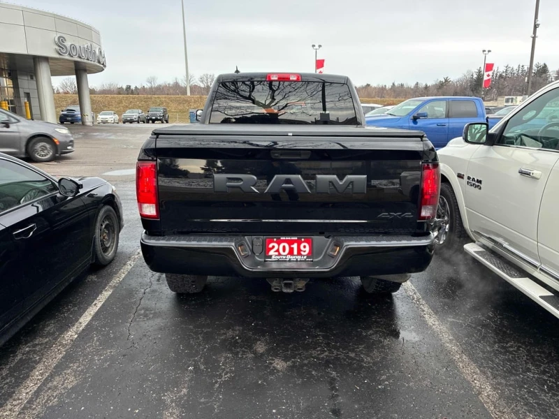 Dodge RAM 1500 2019 Express * CARFAX * БЕЗ ПЪРВОНАЧАЛНА ВНОСКА, снимка 5 - Автомобили и джипове - 52831971