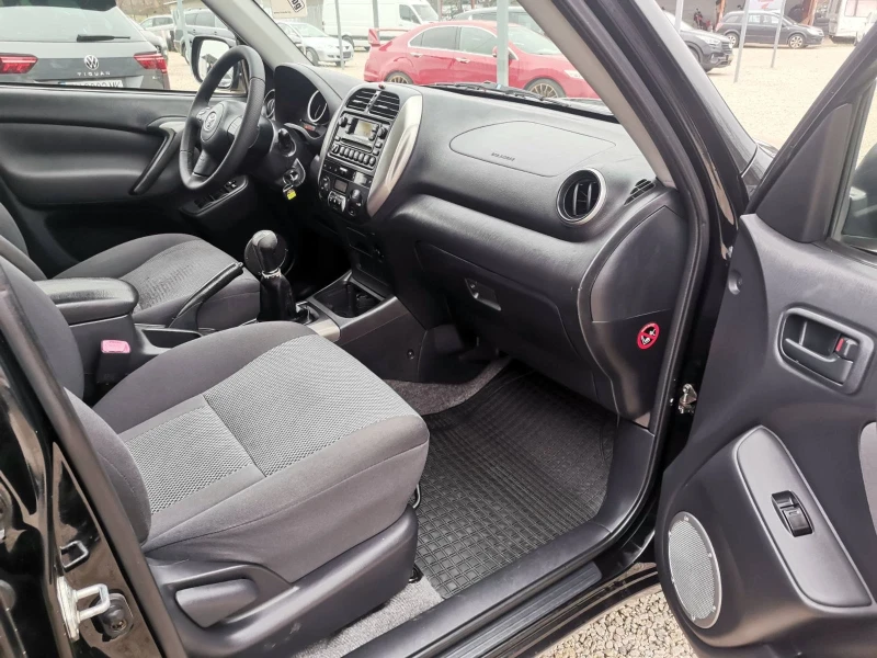 Toyota Rav4 2.0 D4D, снимка 15 - Автомобили и джипове - 52885489