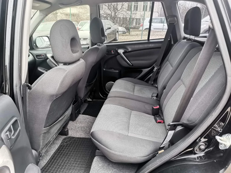 Toyota Rav4 2.0 D4D, снимка 12 - Автомобили и джипове - 52885489