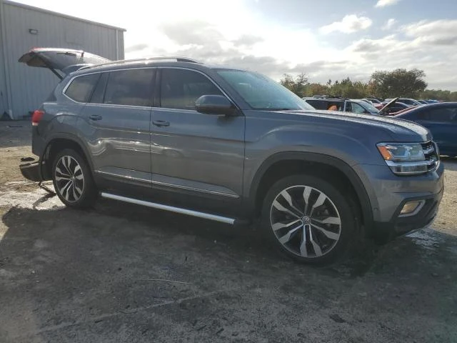 VW Atlas 3.6L 6 All wheel drive, снимка 13 - Автомобили и джипове - 48689181