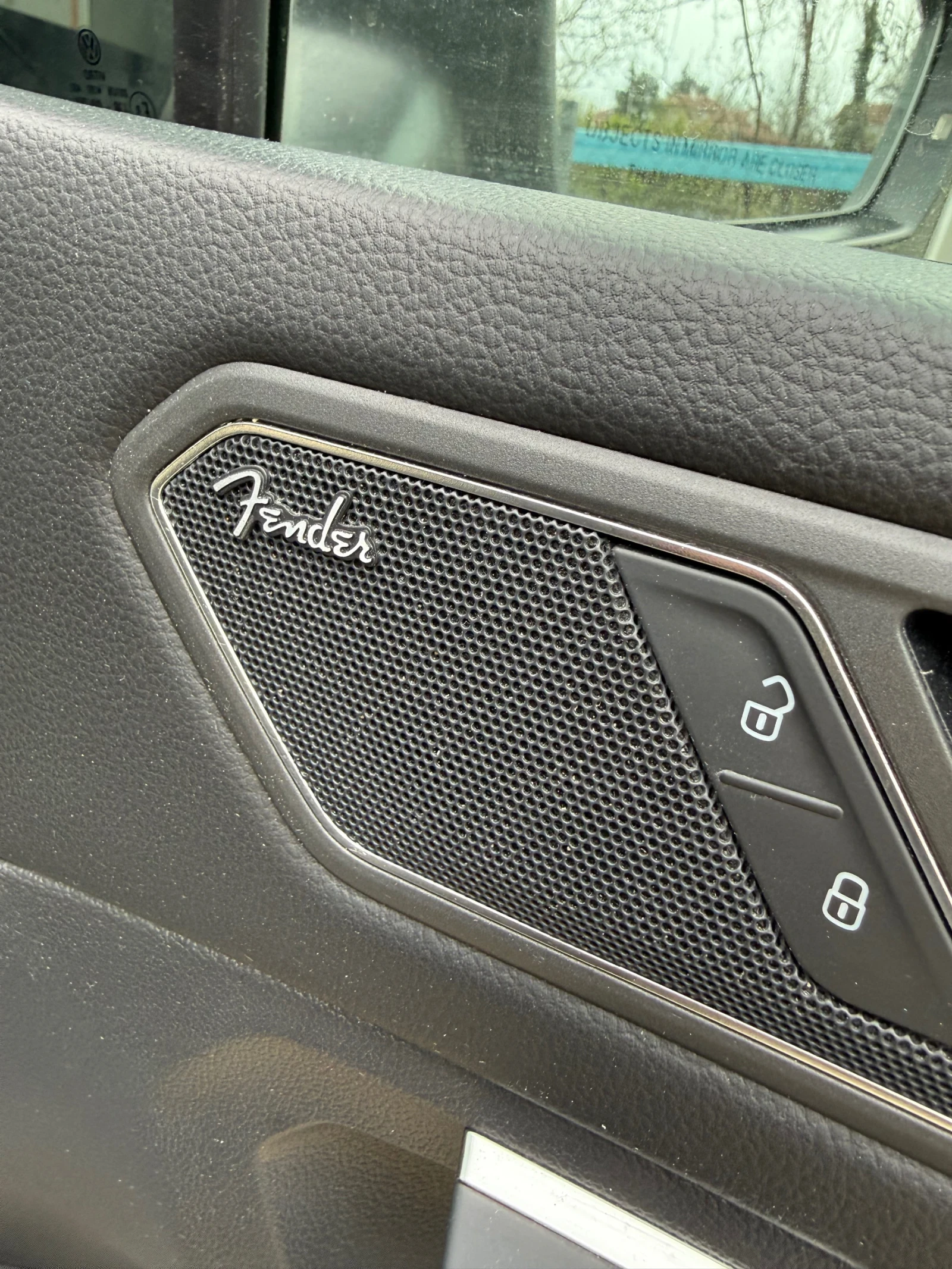 VW Tiguan 2.0 TFSI R-Line, снимка 14 - Автомобили и джипове - 54370469