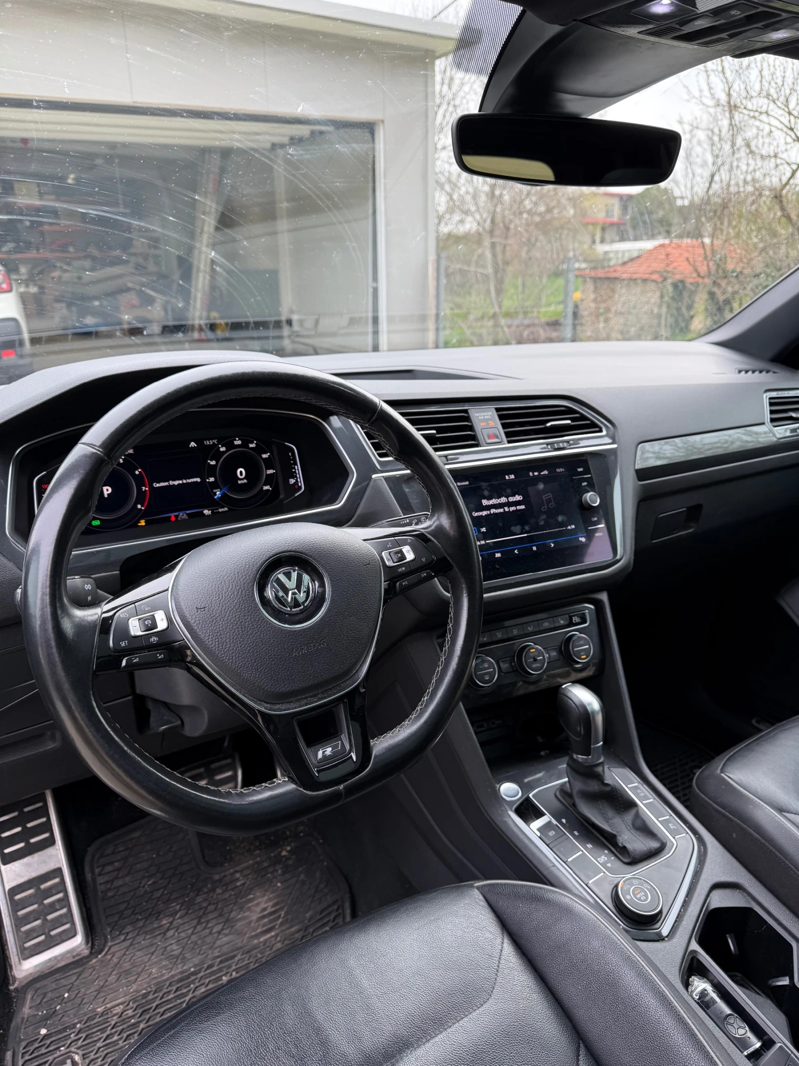 VW Tiguan 2.0 TFSI R-Line, снимка 6 - Автомобили и джипове - 54370469