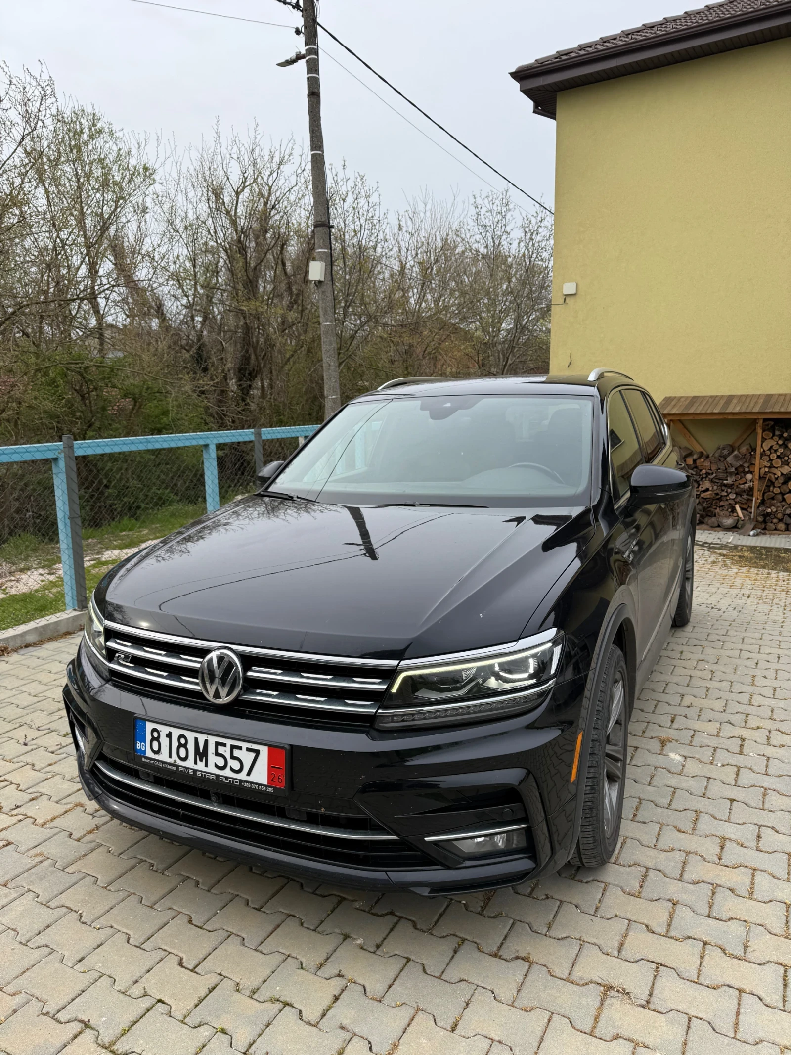 VW Tiguan 2.0 TFSI R-Line, снимка 2 - Автомобили и джипове - 54370469