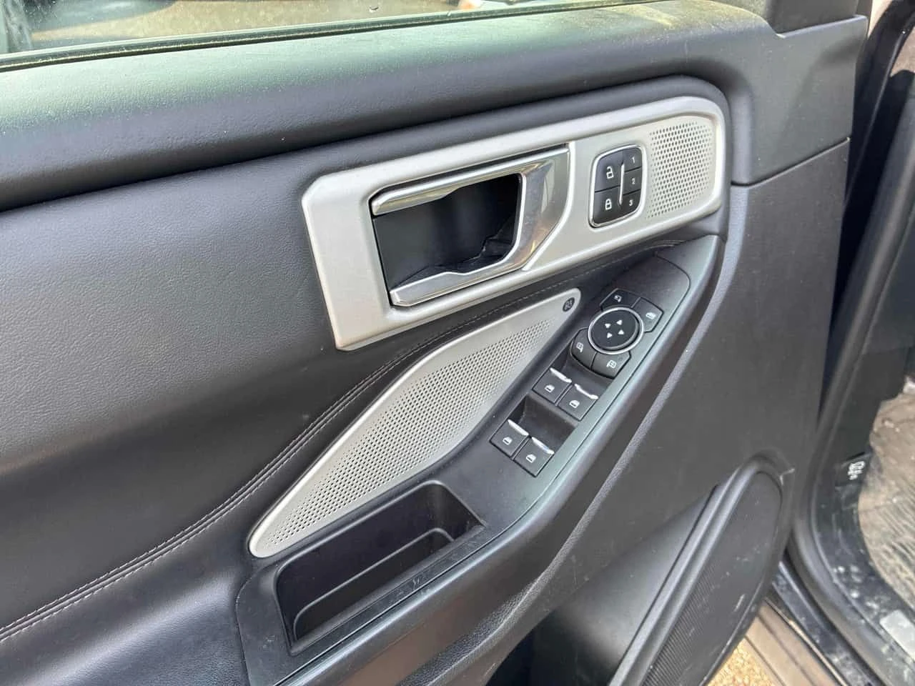 Ford Explorer * Platinum * PANO* KEYLESS* ПОДГРЕВ* , снимка 12 - Автомобили и джипове - 54442331