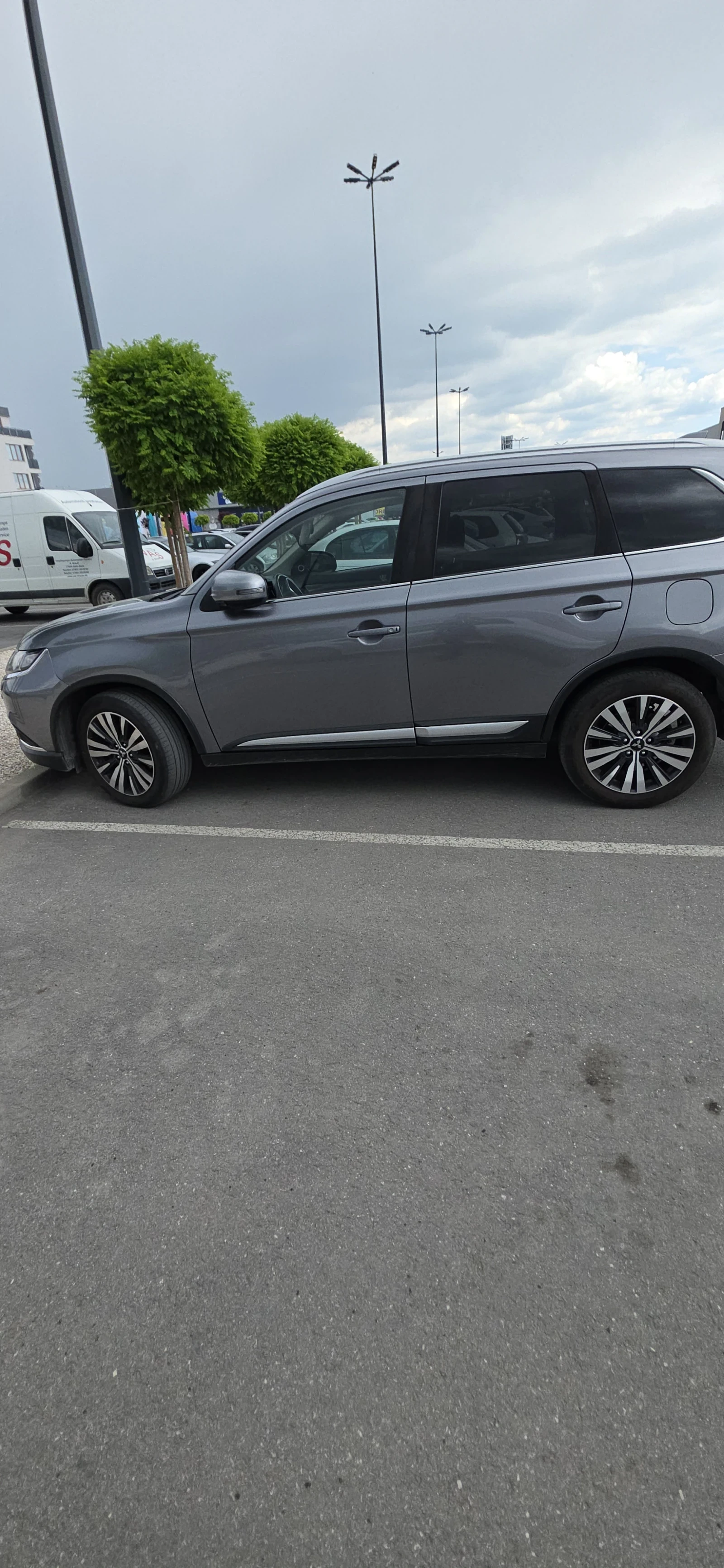 Mitsubishi Outlander, снимка 4 - Автомобили и джипове - 55400301