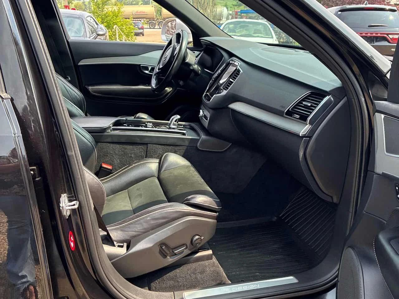Volvo Xc90 T8 R Design/CARFAX/КЛИП НА МОТОРА/ОБДУХ/ПАНОРАМА, снимка 17 - Автомобили и джипове - 55418166