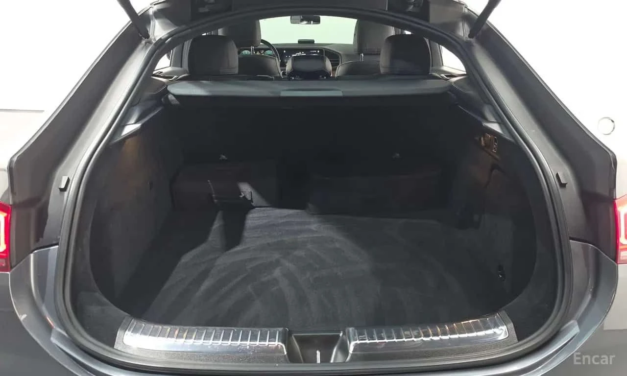 Mercedes-Benz GLE * GLE350e 4MATIC Coupe * CARFAX * ЦЕНА ДО БГ, снимка 17 - Автомобили и джипове - 55557156