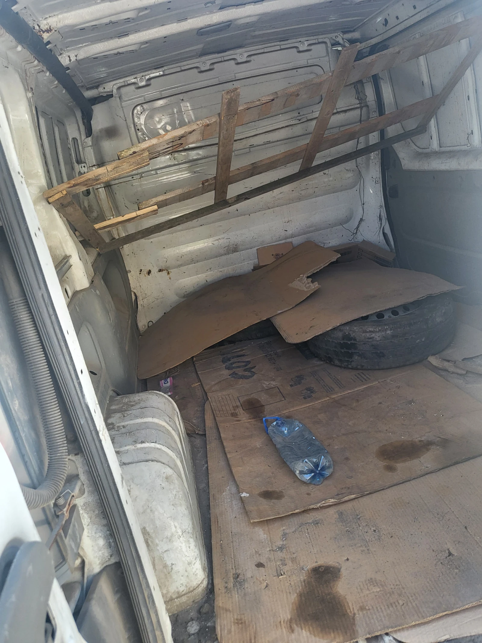 Opel Vivaro 1.9 - изображение 4