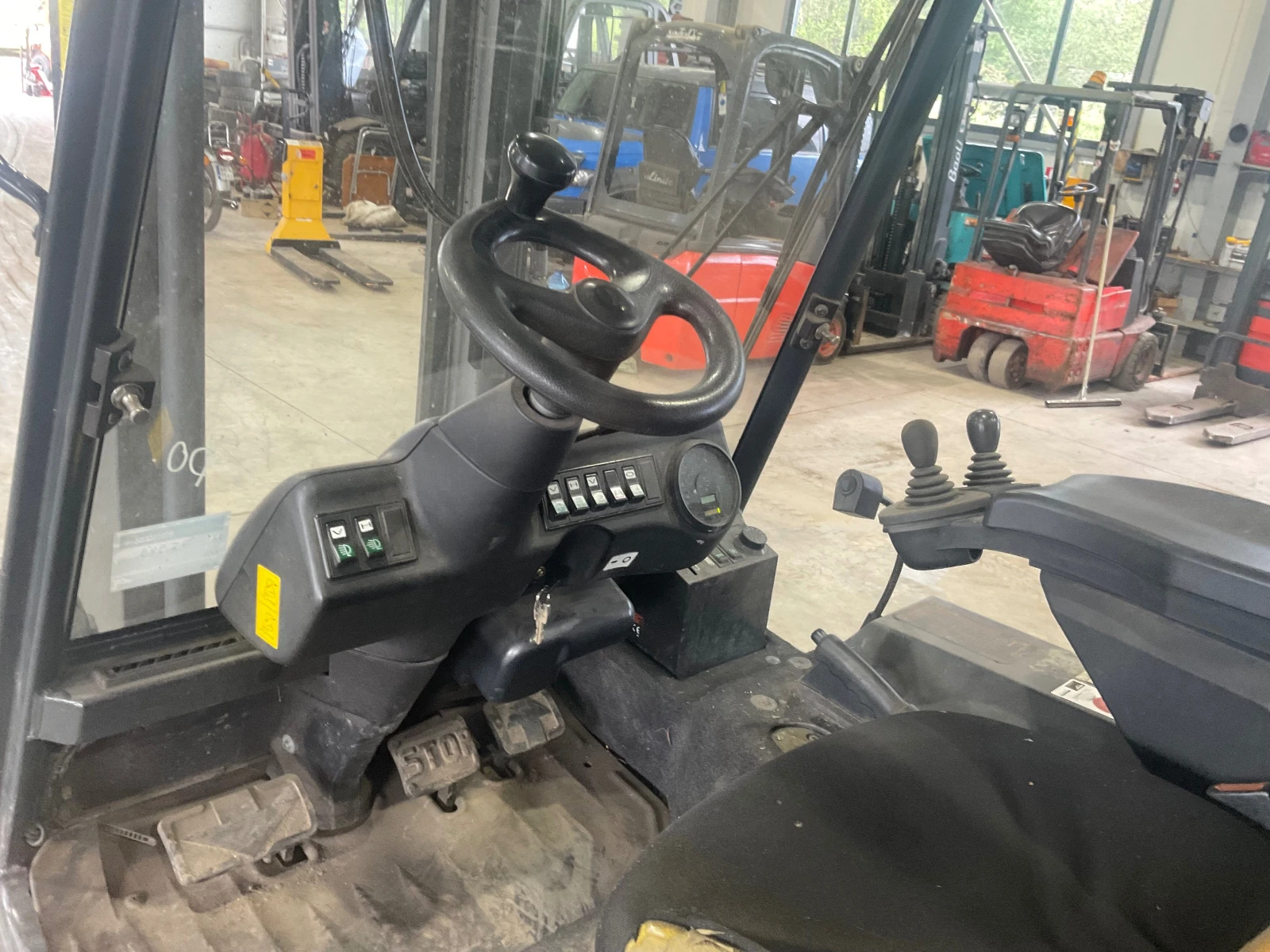 Електрокар Linde E30 Triplex Нова Батерия Нов Внос Топ състояние , снимка 6 - Индустриална техника - 55932276