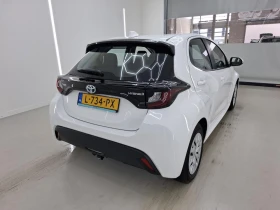 Toyota Yaris 1.5 Active - Hybrid, снимка 3