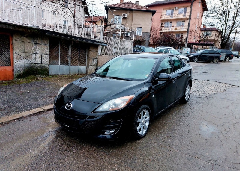 Mazda 3 Sedan 1.6hdi Климатроник Отлична Седан, снимка 1 - Автомобили и джипове - 44658120