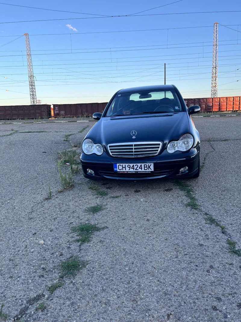 Mercedes-Benz C 220, снимка 4 - Автомобили и джипове - 47496205