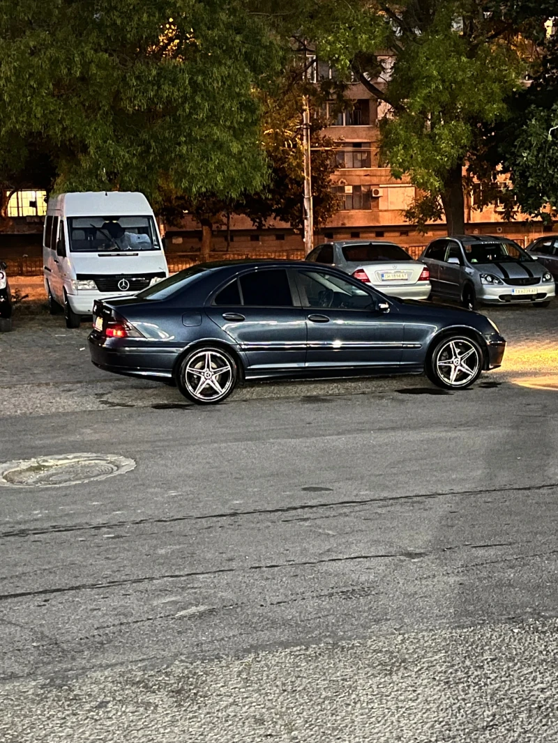 Mercedes-Benz C 220, снимка 5 - Автомобили и джипове - 47496205