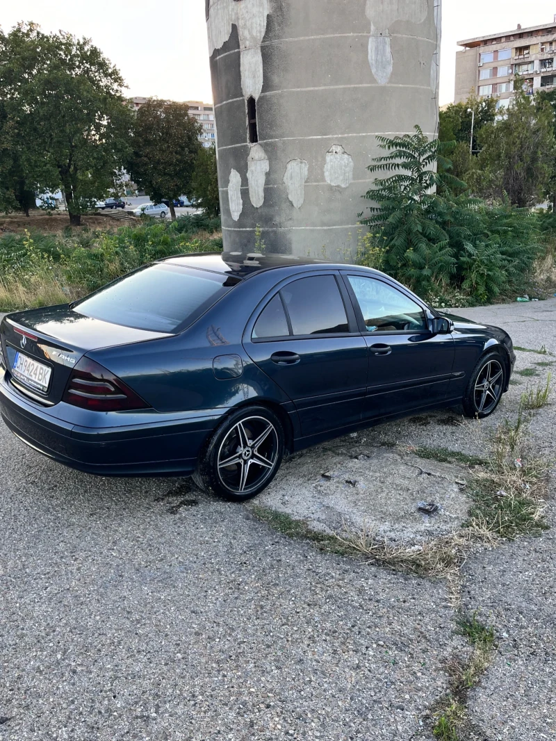 Mercedes-Benz C 220, снимка 3 - Автомобили и джипове - 47496205