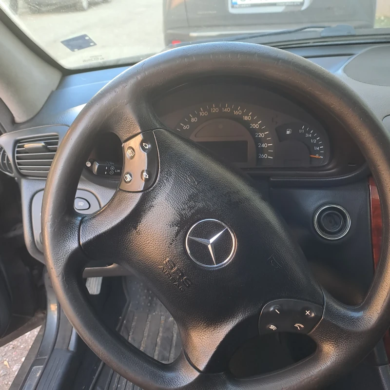 Mercedes-Benz C 220, снимка 7 - Автомобили и джипове - 47865450