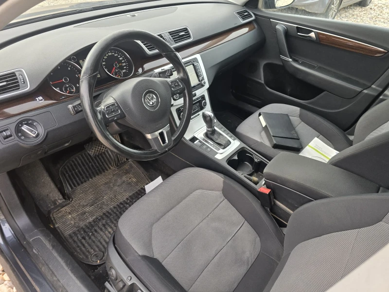 VW Passat 2.0TDI/AVTOMAT/NAVI/KAMERA/XSENON, снимка 8 - Автомобили и джипове - 48469649