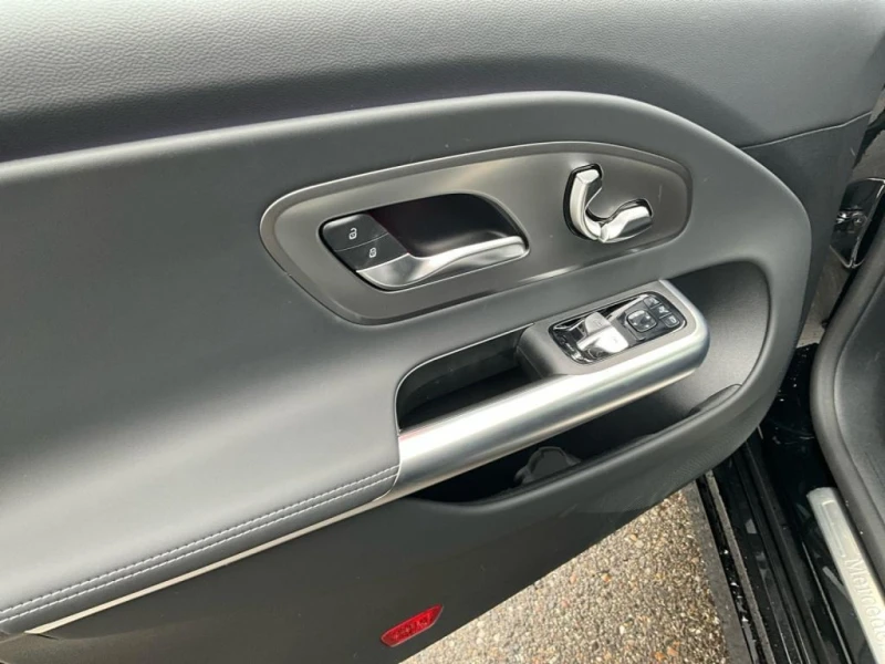 Mercedes-Benz CLA 250 + EQ* MEMORY* DISTR* CAM* LED* NAVI* , снимка 5 - Автомобили и джипове - 52064226