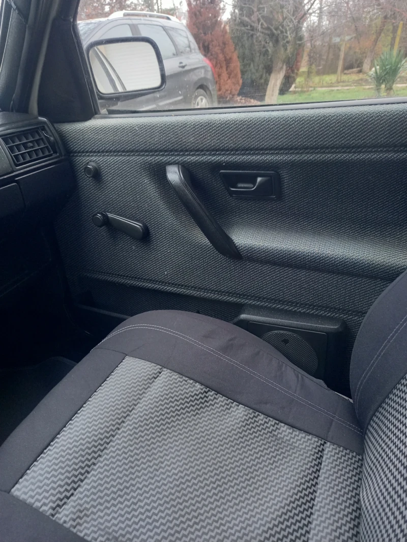 VW Golf Хечбек, снимка 9 - Автомобили и джипове - 52637346
