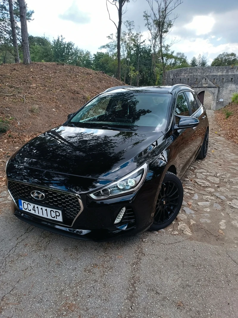 Hyundai I30 1.6 CRDi   Premium, снимка 2 - Автомобили и джипове - 52854326