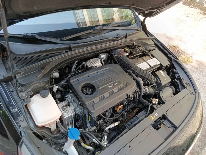 Hyundai I30 1.6 CRDi   Premium, снимка 10 - Автомобили и джипове - 52854326