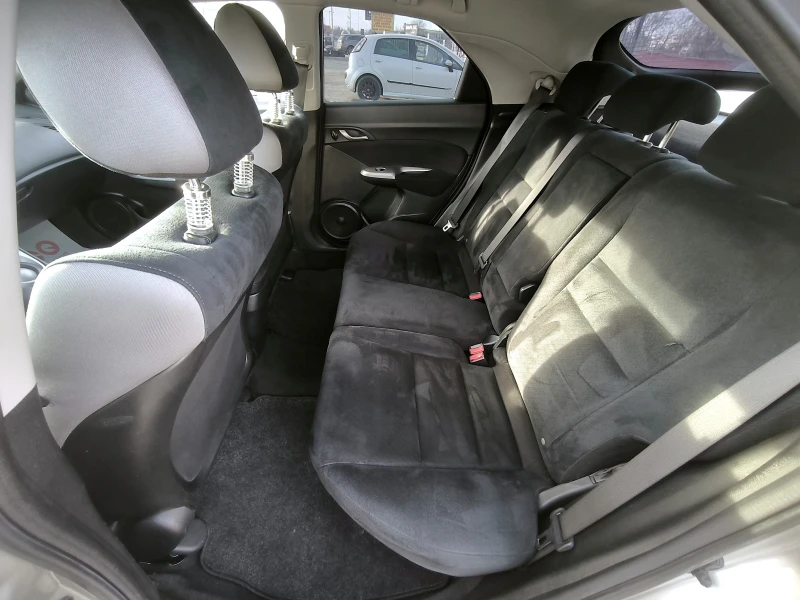 Honda Civic 1.8i, снимка 12 - Автомобили и джипове - 52900316