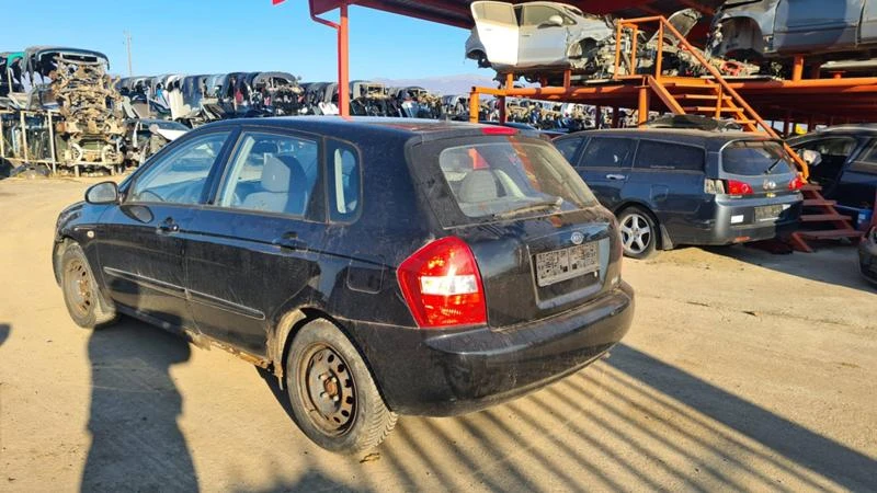 Kia Cerato 2.0, снимка 3 - Автомобили и джипове - 41991607