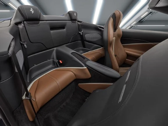 Ferrari Roma Spider = Brembo Carbon Ceramic Brakes =  | Mobile.bg   13