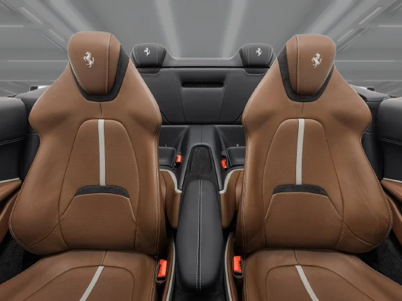 Ferrari Roma Spider = Brembo Carbon Ceramic Brakes =  | Mobile.bg   14