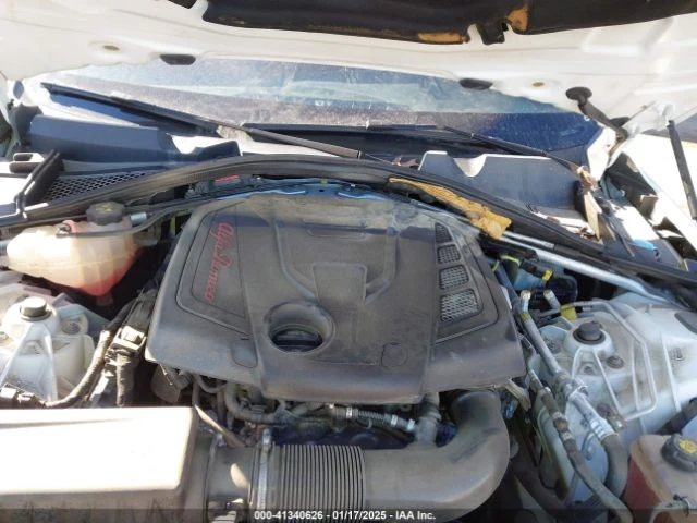 Alfa Romeo Giulia AWD* ПАНО* 360* КАМЕРИ* , снимка 14 - Автомобили и джипове - 54343316