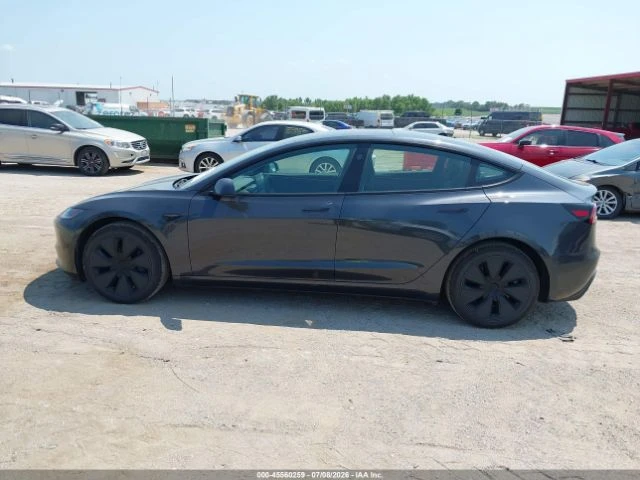 Tesla Model 3 LONG RANGE RWD* PANORAMA* DISTRONIC* ПОДГРЕВ* , снимка 6 - Автомобили и джипове - 56225669