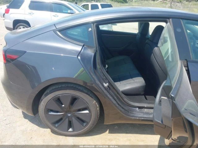 Tesla Model 3 LONG RANGE RWD* PANORAMA* DISTRONIC* ПОДГРЕВ* , снимка 12 - Автомобили и джипове - 56225669