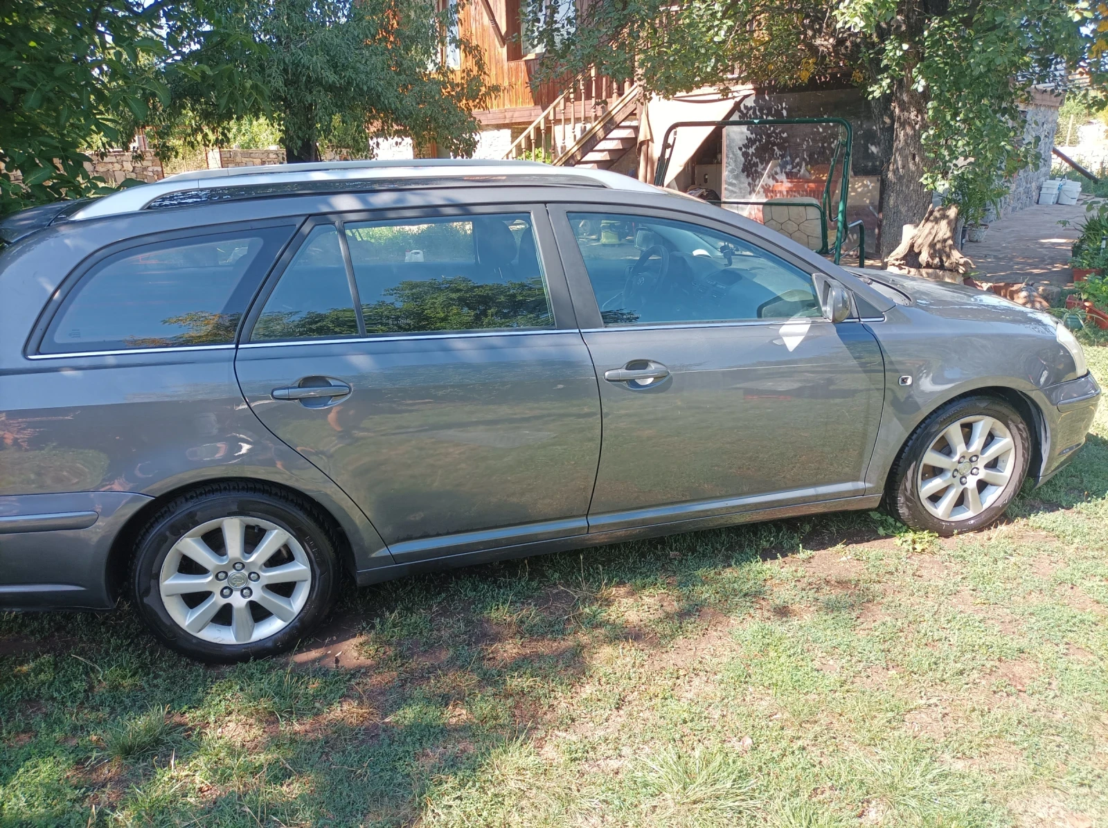 Toyota Avensis 2.0 D4D Преди фейслифта - изображение 7