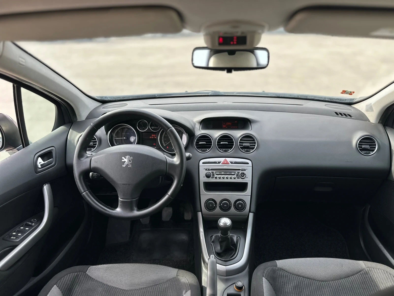 Peugeot 308 1.6HDI 90HP / АВТОПИЛОТ / НОВ ВНОС - изображение 9