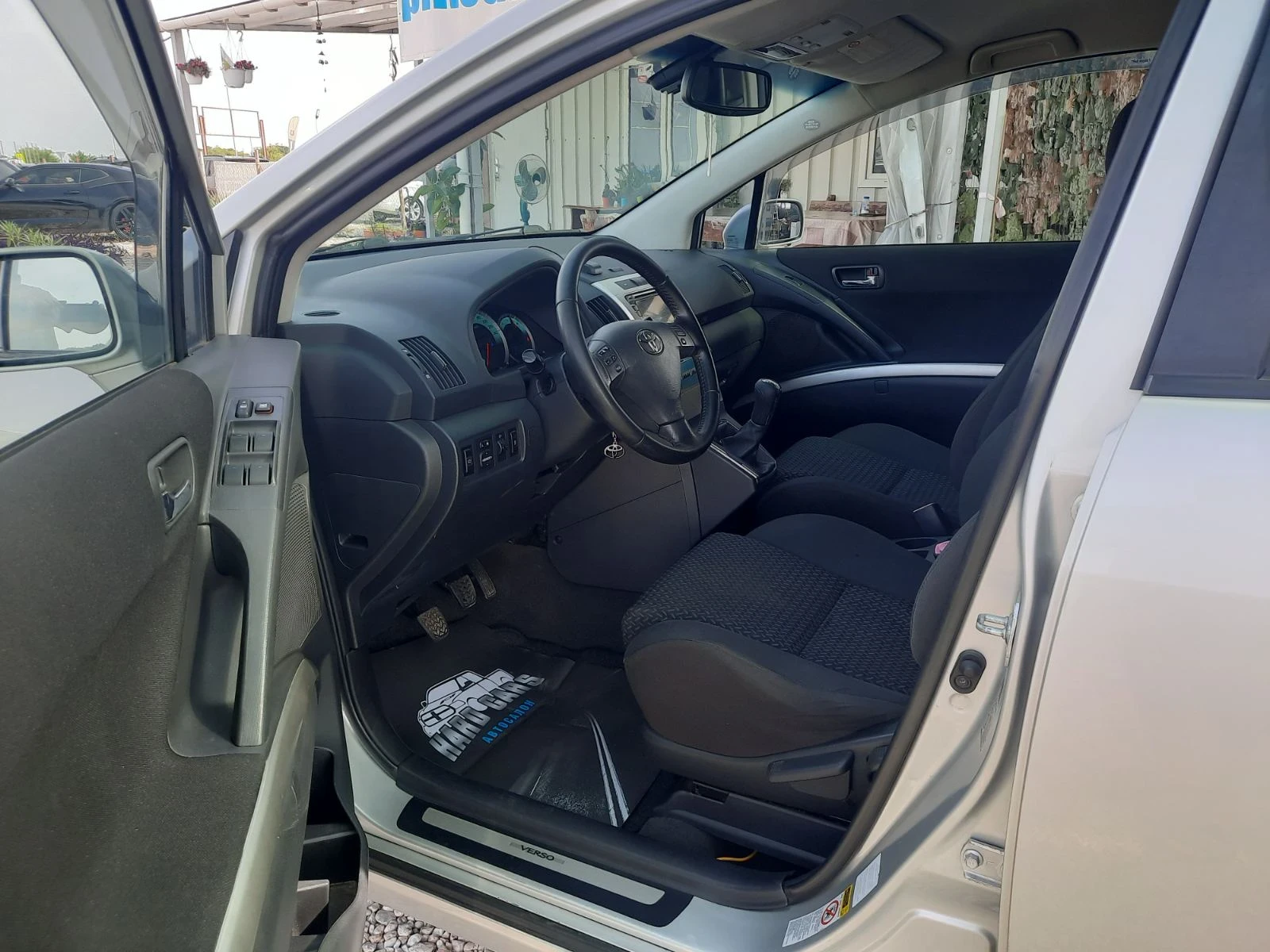 Toyota Corolla verso D4D 7места - изображение 8