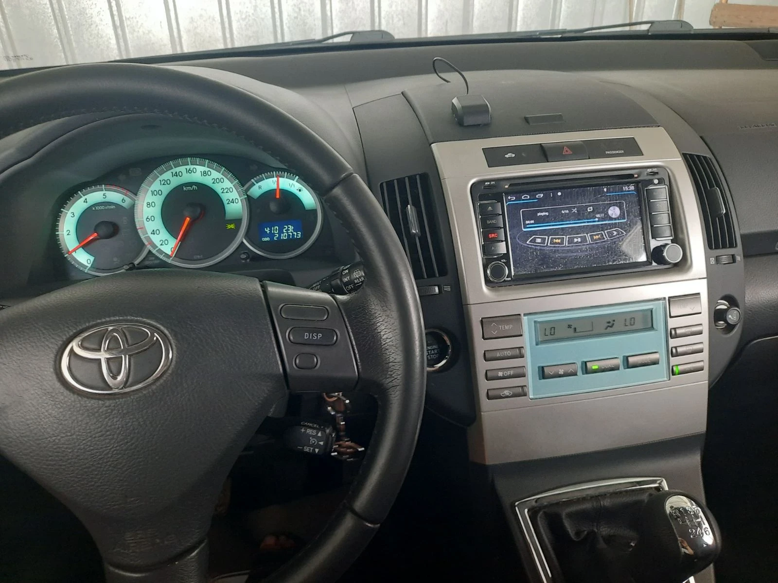 Toyota Corolla verso D4D 7места - изображение 9