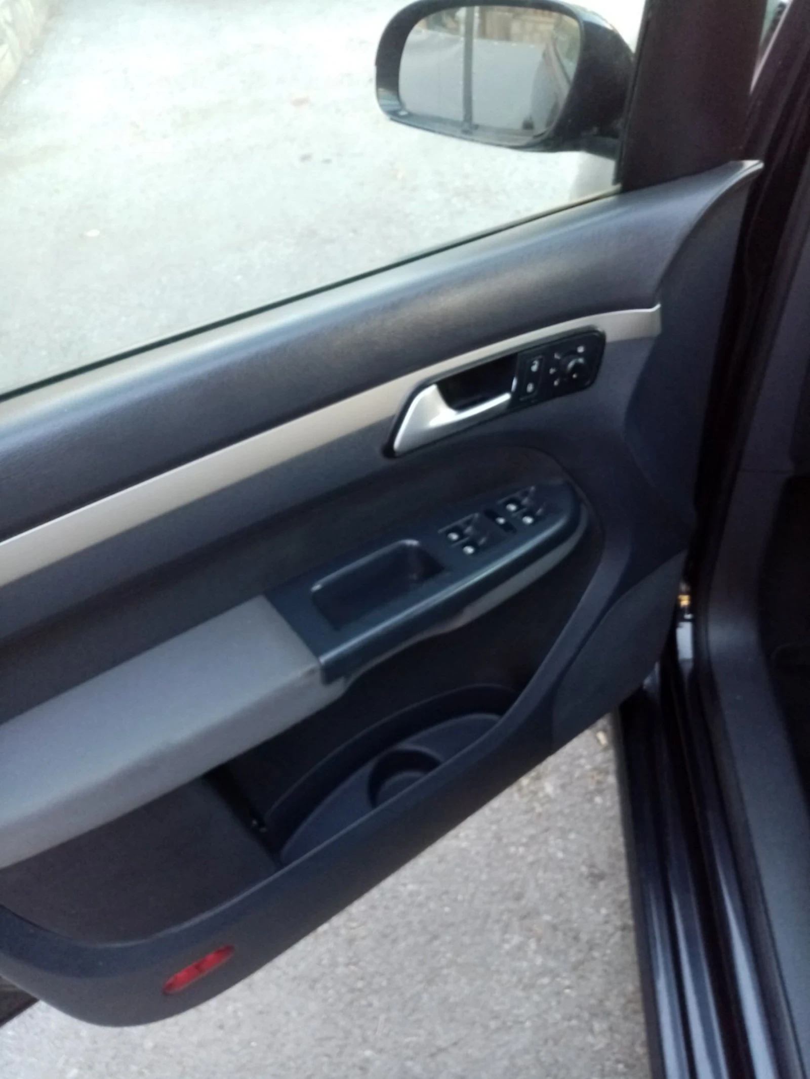 VW Touran TOP.FULL EXTRA. 1.9TDI 105kc BLUEMOTION - изображение 7