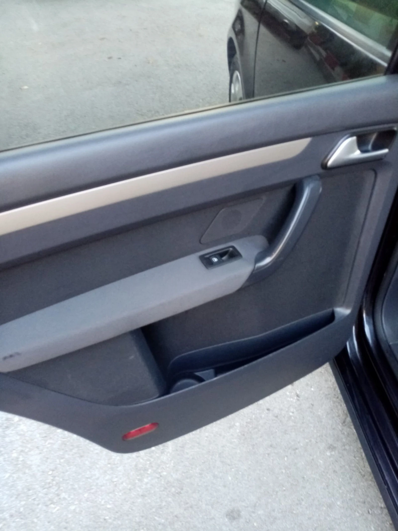 VW Touran TOP.FULL EXTRA. 1.9TDI 105kc BLUEMOTION - изображение 10