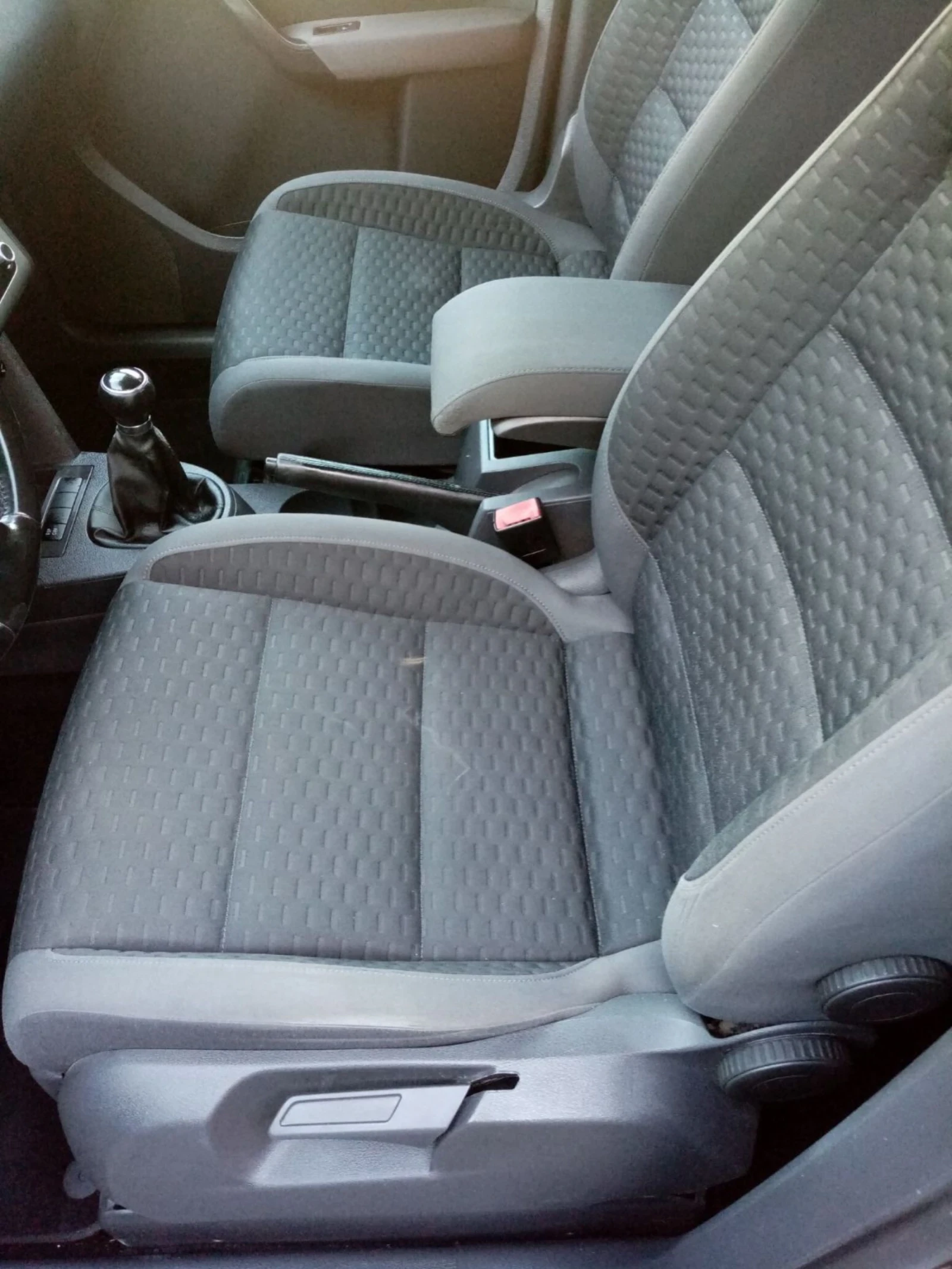 VW Touran TOP.FULL EXTRA. 1.9TDI 105kc BLUEMOTION - изображение 8