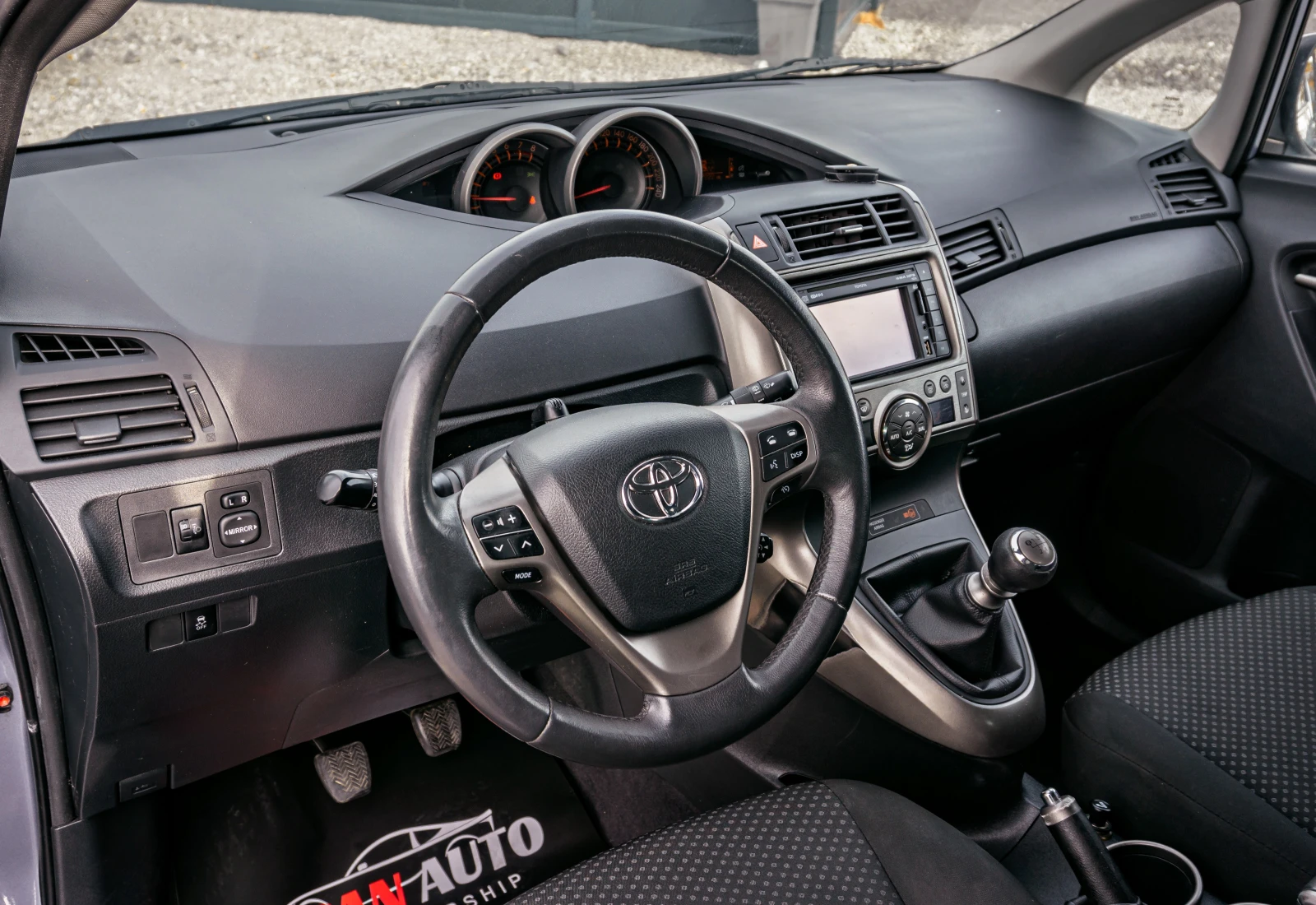 Toyota Verso 1.8 VVT-i | 7м. | PANO | KEYLESS | С ГАРАНЦИЯ!  - изображение 7