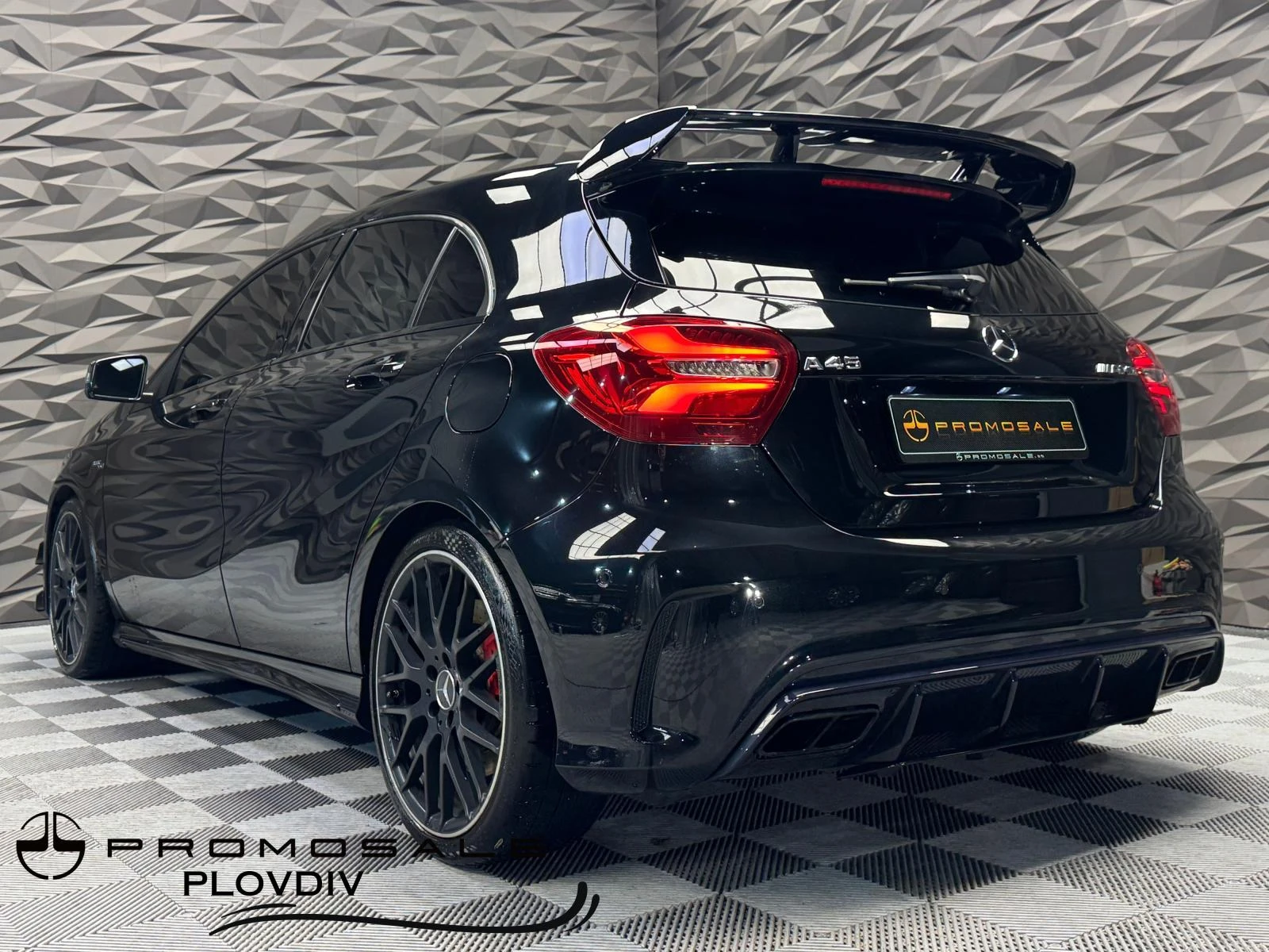 Mercedes-Benz A45 AMG Carbon* Camera* Pano* Navi - изображение 3