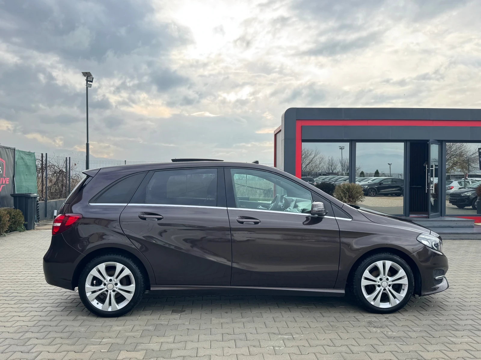 Mercedes-Benz B 180 1.5DCI EURO-6 PANORAMA CAMERA KOJA | Mobile.bg   6