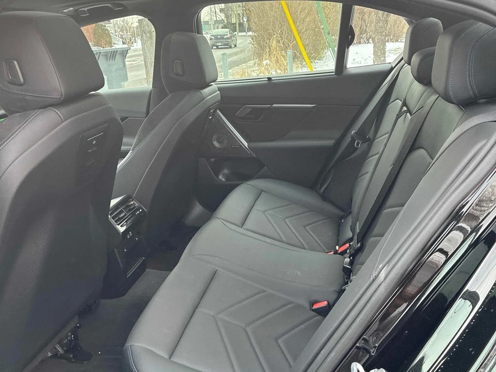 BMW i5 * M60 xDrive * CARFAX *    | Mobile.bg   17