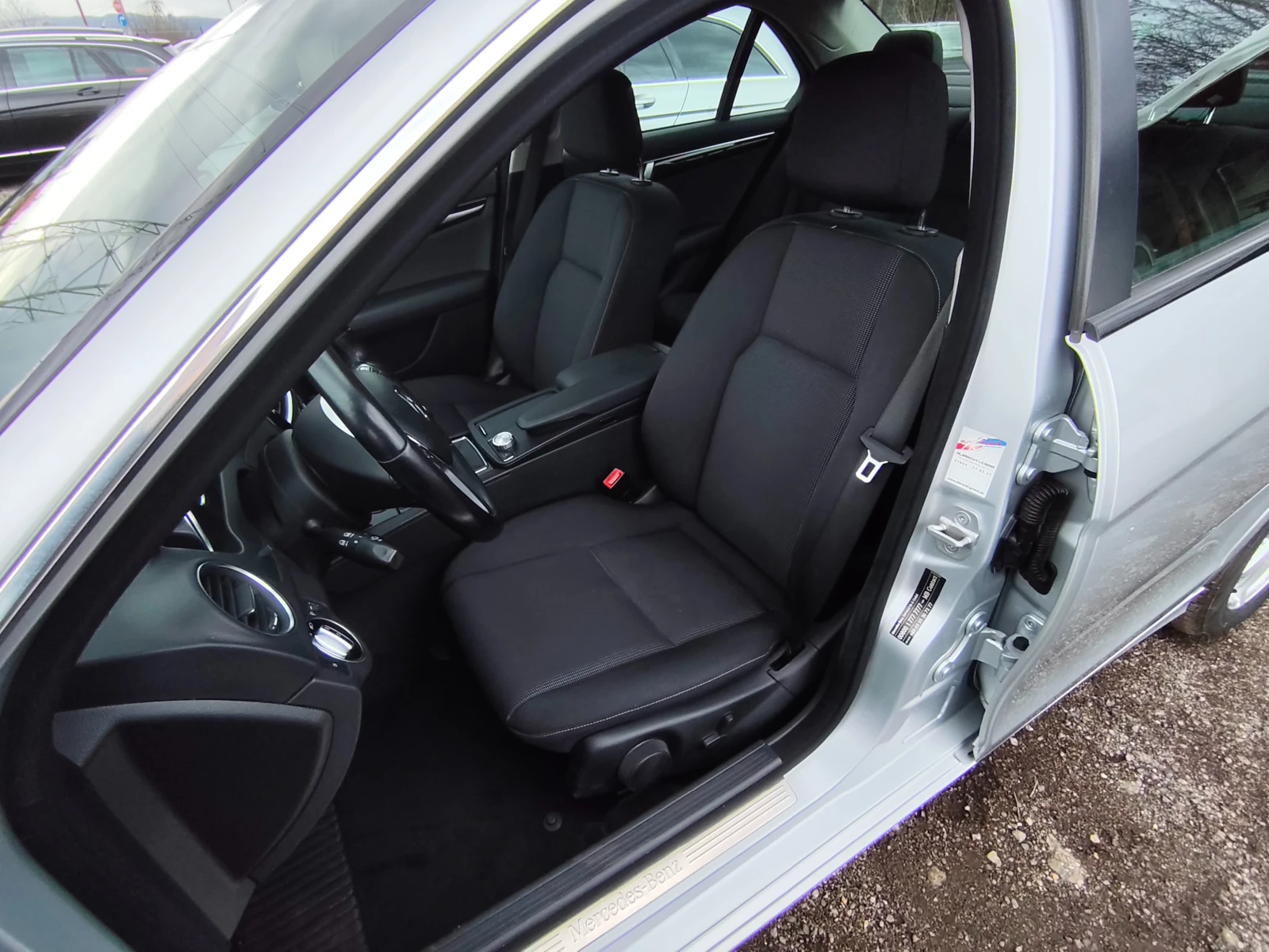 Mercedes-Benz C 180 i 156k.c. Euro 5 - изображение 9