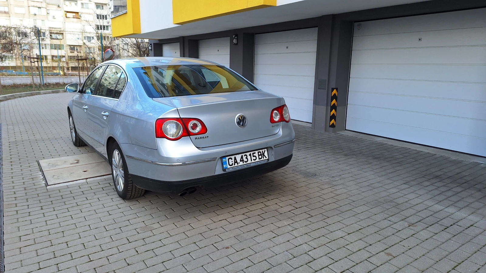 VW Passat 2.0 TDI HI LINE 6ск. - изображение 9