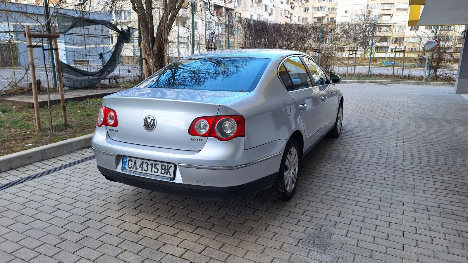 VW Passat 2.0 TDI HI LINE 6ск. - изображение 7