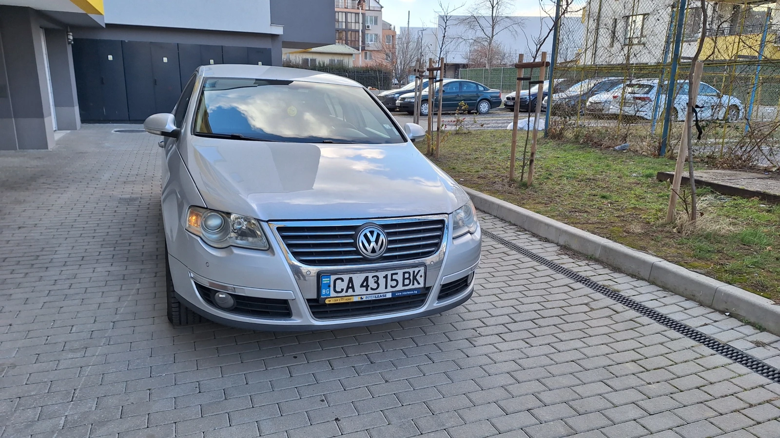 VW Passat 2.0 TDI HI LINE 6ск. - изображение 3
