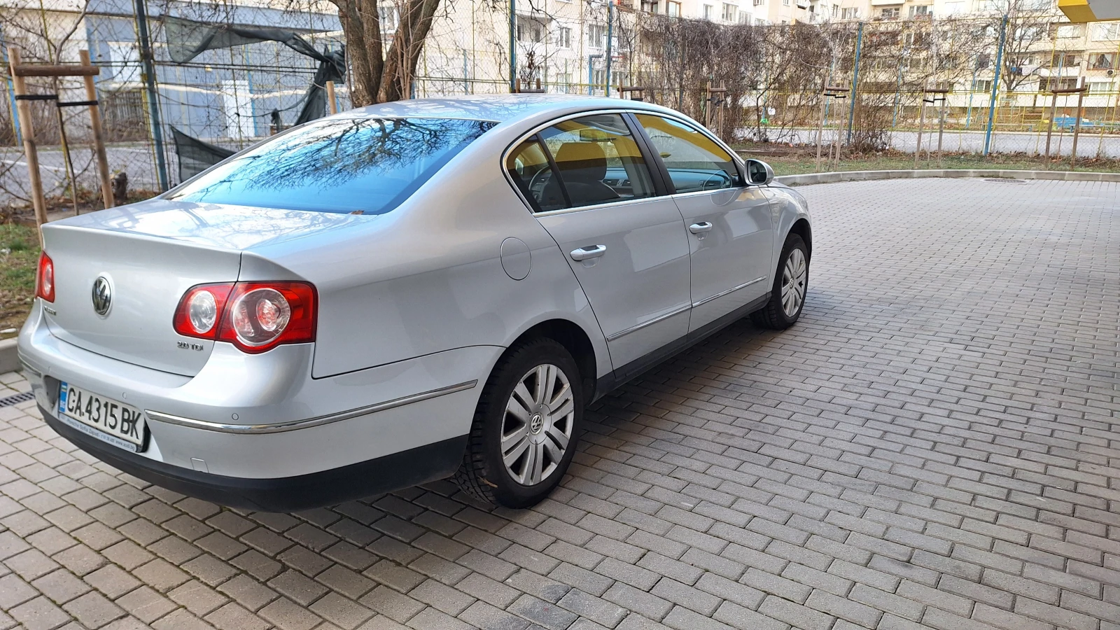 VW Passat 2.0 TDI HI LINE 6ск. - изображение 6